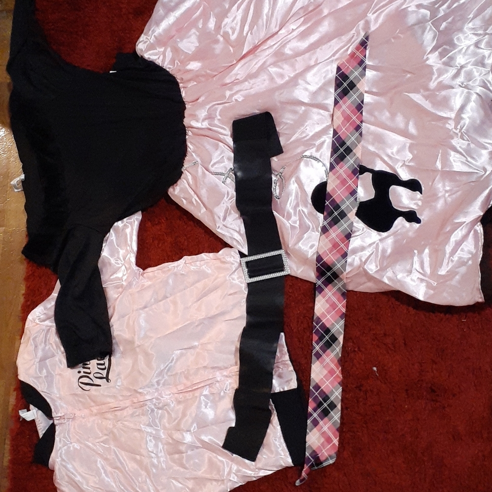 Pick lady outfit